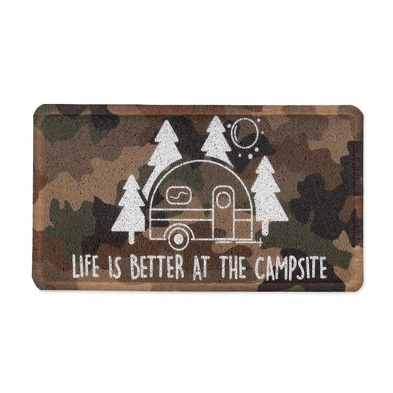 Tapis de bienvenue extérieur et intérieur Camco 53449 « La vie est meilleure au camping » - Paillasson de camping - Camouflage