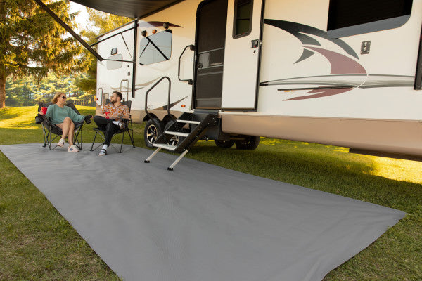 Tapis de patio Lippert Easy Care 8'X20' pour l'extérieur et les voyages, durable et facile à nettoyer, disponible en gris, bleu, bordeaux et sauge